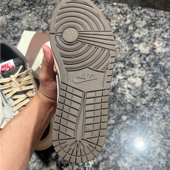 Travis Scott’s x Air 1 retro lows ‘Reverse Mocha’ - Picture 9 of 10
